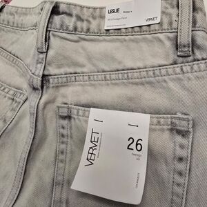 Vervet Women's Light Gray Cropped Jeans